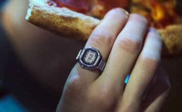 Casio представила смарт-кольцо в виде часов — оно даже показывает время, а также имеет световой будильник