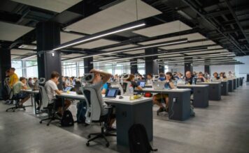 «Кто-то проник в наш дом и что-то украл» — Сэм Альтман назвал отвратительным то, как Meta✴ переманивает специалистов ИИ