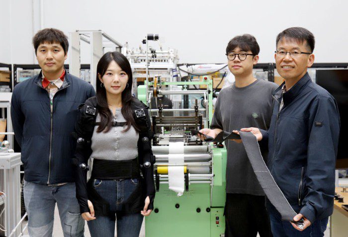 В Южной Корее показали костюм со встроенным экзоскелетом — робо-ткань готовы выпускать серийно 10 1ebe2aa7f3805b7ceb99c95f533b8e1c