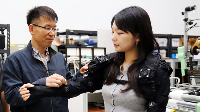 В Южной Корее показали костюм со встроенным экзоскелетом — робо-ткань готовы выпускать серийно 9 70cd448821802edda3fbc6411d8f430d