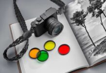 Эта камера Leica вообще не умеет снимать в цвете и стоит почти 8000 долларов. Представлена модель Q3 Monochrom