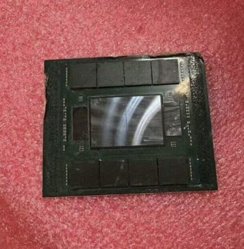 Это первое фото нового и самого мощного ИИ-чипа Huawei. Ascend 950 вчетверо слабее Nvidia H200 29cd22435e3e6023903c9b1802d5c814