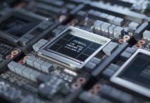 Дефицит ускорителей Nvidia H100 снизился, и компании начали распродавать свои запасы
