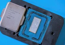 Это «голый» Core i9-14900KS. Процессору демонтировали теплораспределительную крышку для снижения температуры