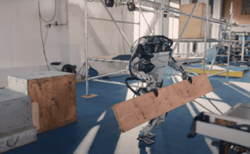 «Прощай, Atlas»: Boston Dynamics свернула разработку антропоморфного робота и показала его лучшие моменты