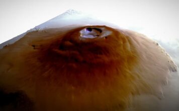 На склонах экваториальных гор на Марсе нашли иней, что поставило климатологов в тупик