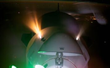 Впервые грузовой корабль SpaceX Dragon поднял орбиту МКС — это шаг к будущему затоплению станции