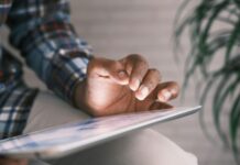 «Кошмар приватности»: проверка возраста становится новой нормой в интернете