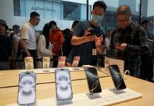 Смартфоны по всему миру подорожают