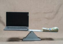 Lenovo постарается не поднимать цены на свои ПК. У компании хватит модулей памяти на весь следующий год