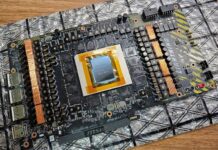 Видеокарта MSI RTX 5090 Lightning будет настоящим чудовищем. Фотографии показывают два разъёма 12V-2×6 и 40 фаз подсистемы питания