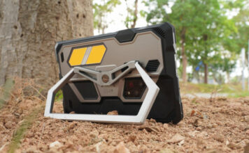 23 400 мАч, проектор, мощный фонарик, лазерный дальномер, двухдиапазонный GPS, и всё это в планшете за 520 евро. Представлен Tank Pad Ultra