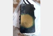 Смартфон Samsung взорвался во время зарядки