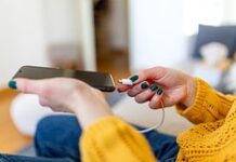 Названы способы сэкономить заряд смартфона