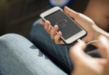 Названы причины медленной зарядки смартфона