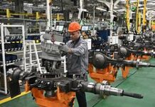 Российский автопроизводитель решил больше работать