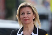 Захарова рассказала об отказе жать руку послу Германии