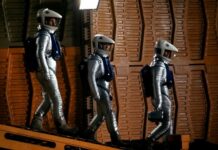 Nvidia продолжает делать вид, что GeForce RTX 5090 стоит $1999 — в магазинах она уже в среднем по $4700