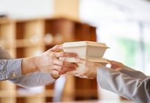 Интерес к доставке товаров курьерами в России начал падать