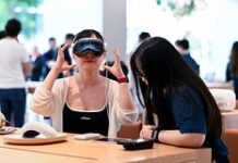 Apple уволила создателей провального гаджета
