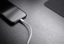 Перечислены советы по покупке провода для зарядки