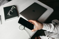 Раскрыто влияние чехла на зарядку смартфона
