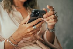 Названа причина быстрой разрядки современных смартфонов